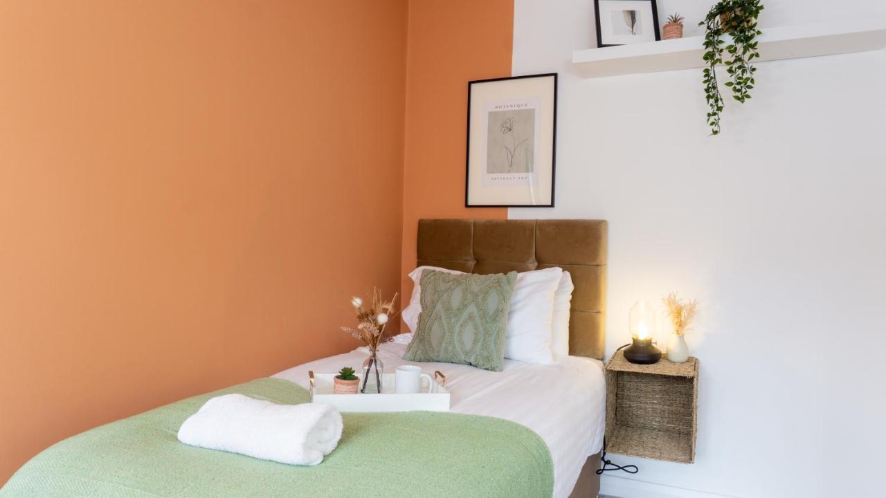 Air Host And - New Build With Parking Minutes From Lfc Ref31 Liverpool
